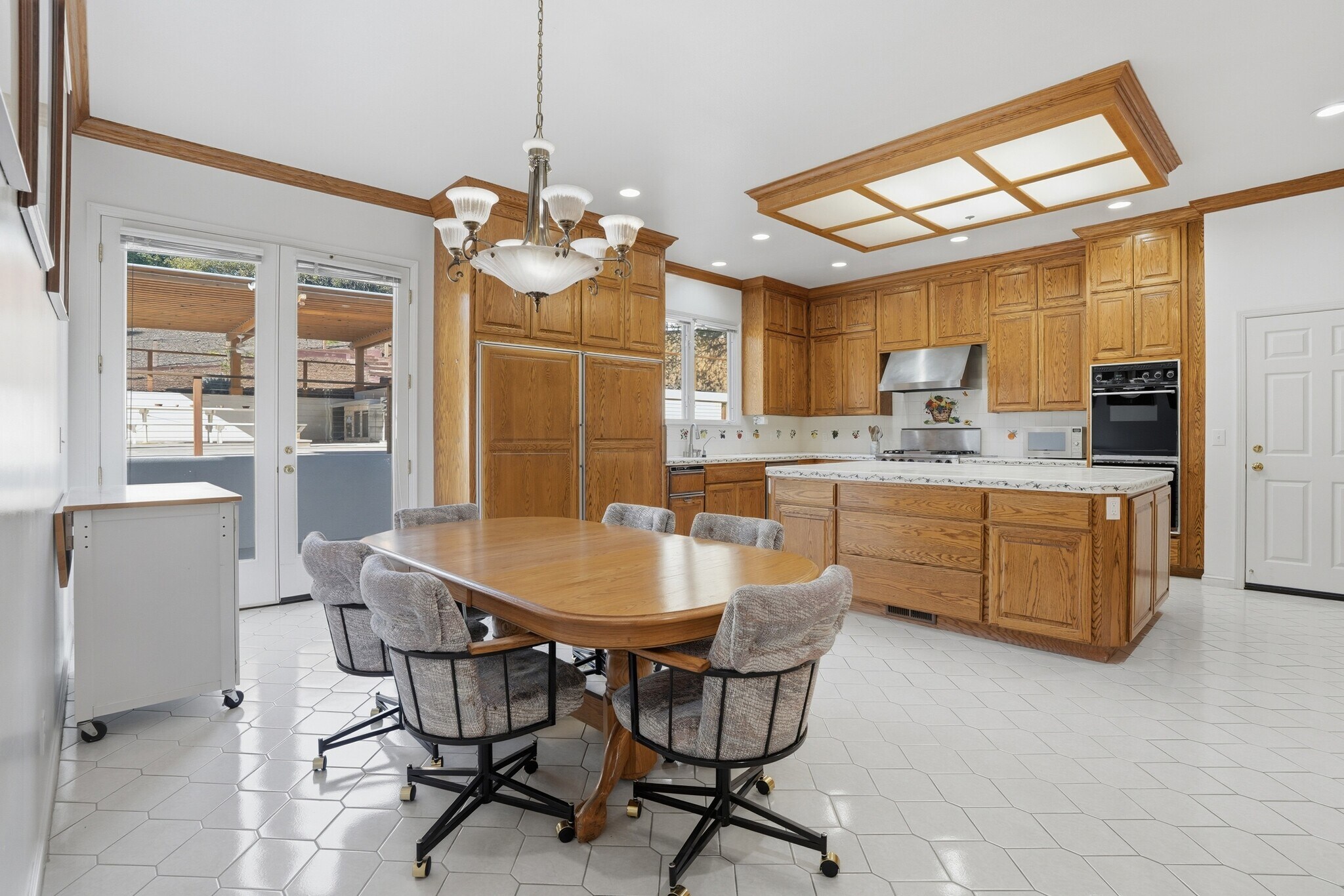 Building Photo - 544 Sunset Way