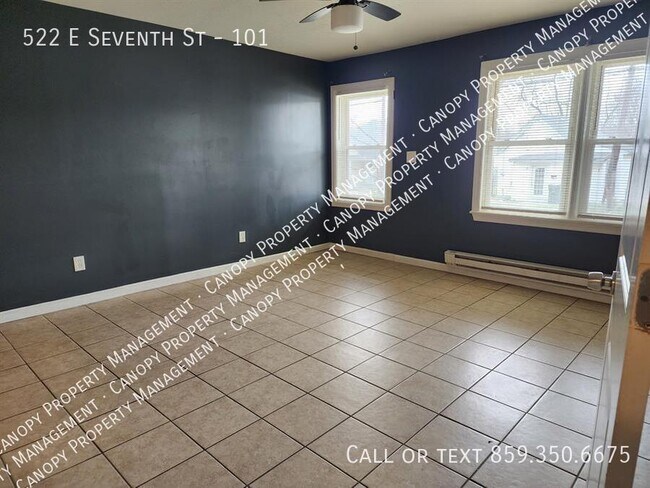 Building Photo - 522 E 7th St