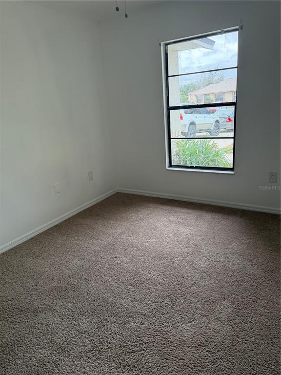 Building Photo - 664 Royalty Ct