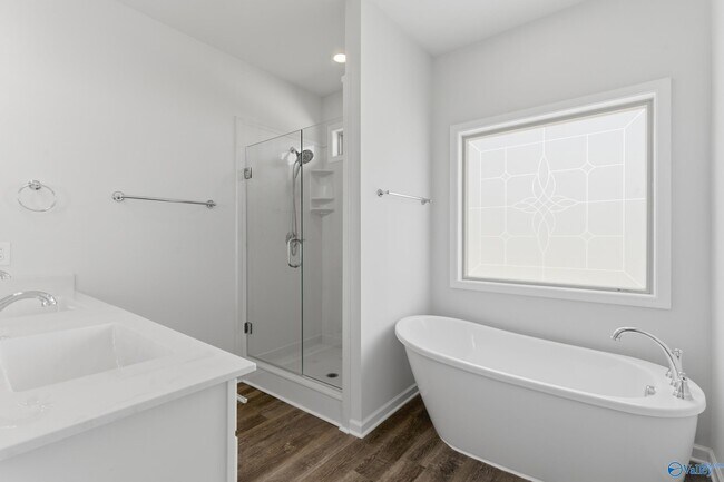 Building Photo - 100 Sartain St