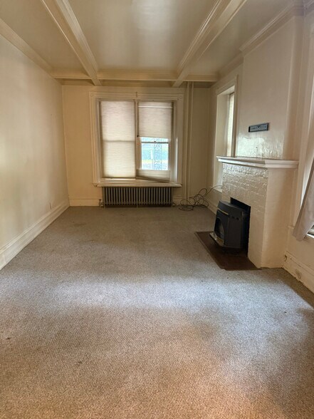 Building Photo - 435 Oley St