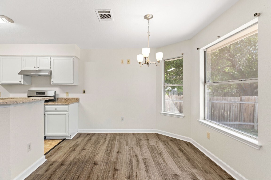 Building Photo - 1202 Green Terrace Dr