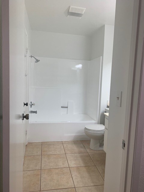 Building Photo - 849 E Victoria St