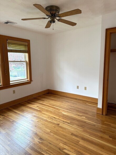 Building Photo - 23 Rendall Pl