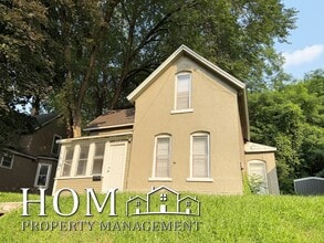 Building Photo - 313 N 6th St