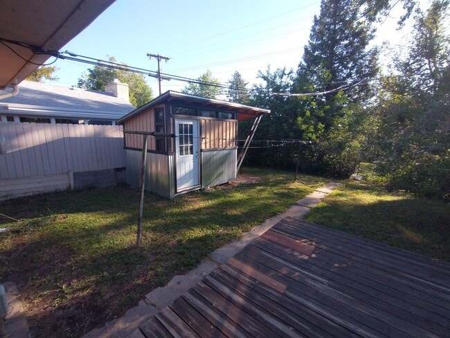 Building Photo - 3325 Martin Dr