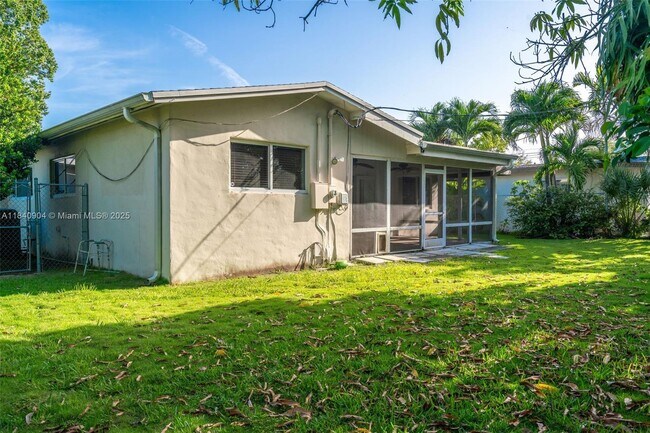 Building Photo - 8475 SW 43rd St