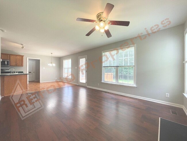 Building Photo - Beautiful 3 Bedroom 2 Car-Garage Home w/ H...