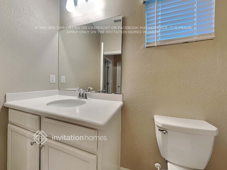 Building Photo - 9854 Lemon Grass Ln