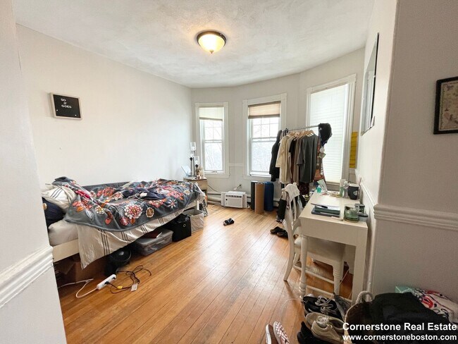 Building Photo - 39 Bucknam St