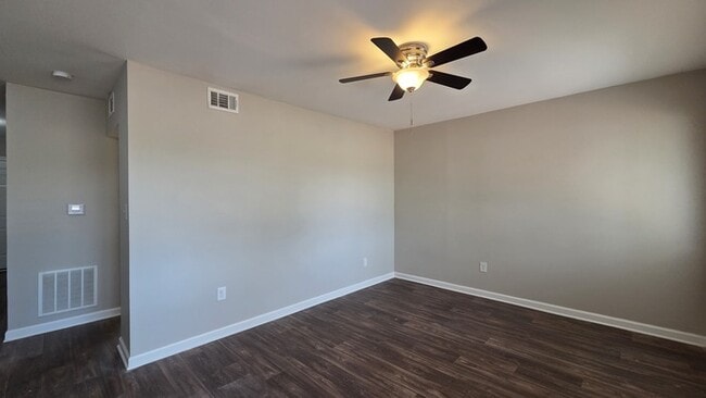 Building Photo - One Month Free! Classic 1 Bedroom Apartment in Historic Downtown College Park!