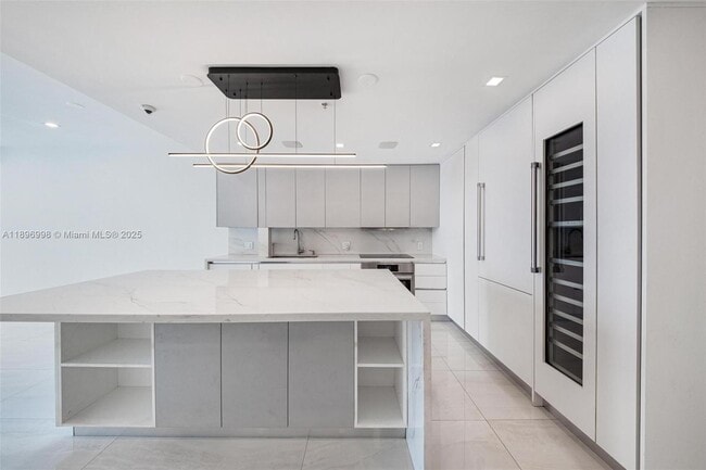 Building Photo - 7918 Harbor Island Dr