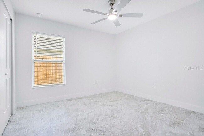 Building Photo - 865 Dunbar St