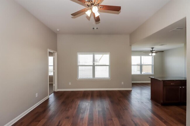 Building Photo - 7119 Glenridge