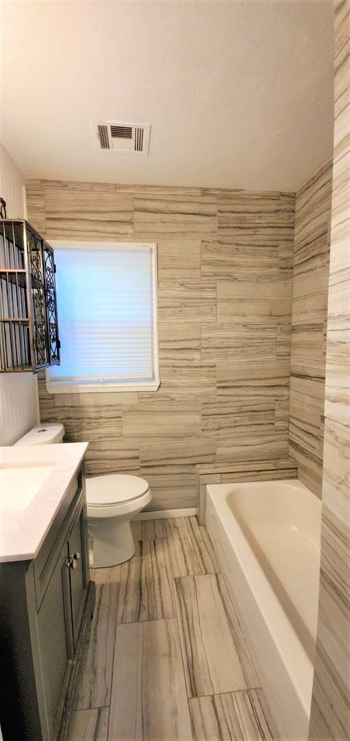 Building Photo - 3 Bed 1.5 Bath 2 car garage in Nichol's Hi...