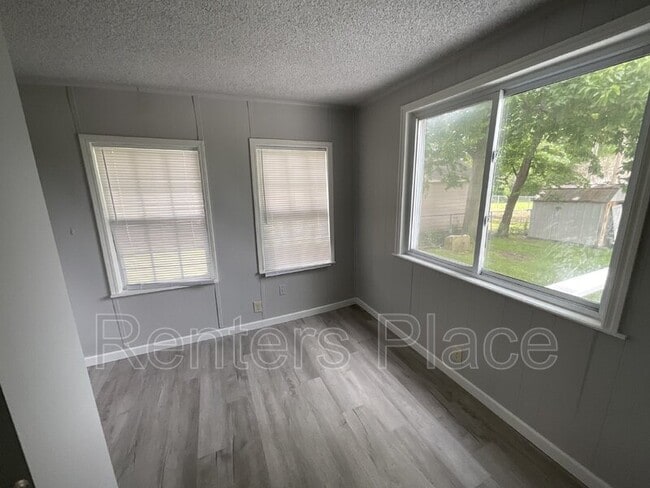 Building Photo - 4204 S 25th W Ave