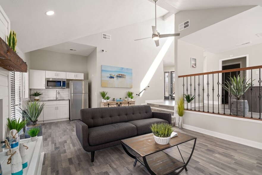 Building Photo - Tides at Meadowbrook