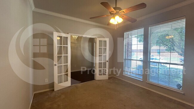 Building Photo - 9537 Navarro St