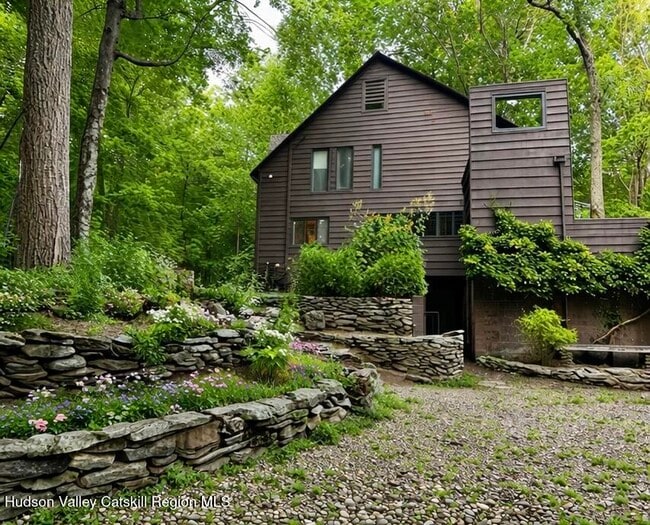 Building Photo - 26 Webster Rd