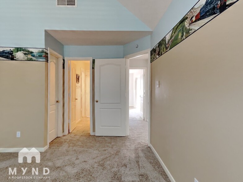 Building Photo - 1306 Silverleaf Dr