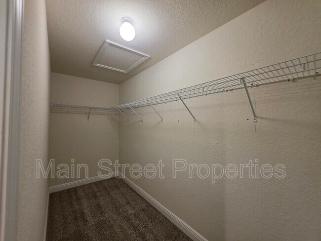 Building Photo - 5165 Peach Dr