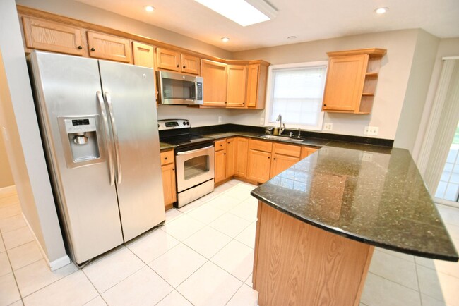 Building Photo - Large executive home in Granger IN