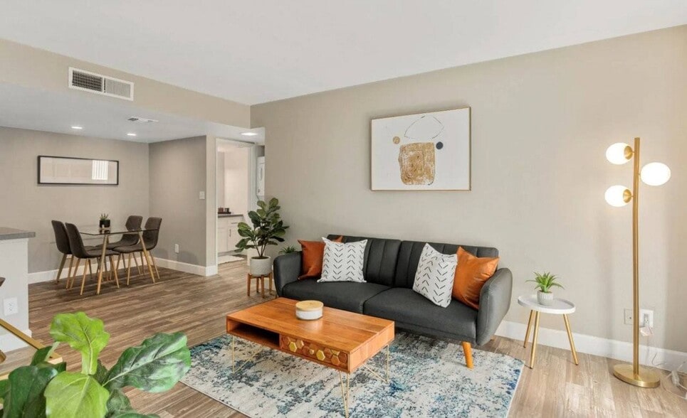 Building Photo - Raystone