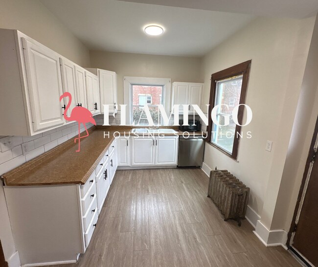 Building Photo - 2715 N Main St