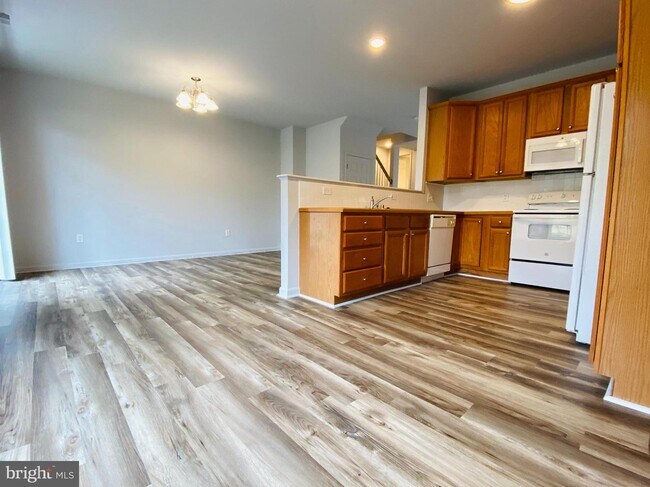 Building Photo - 5147 Mallards Landing Dr