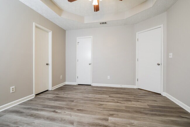 Building Photo - 692 Fair Harbor Dr