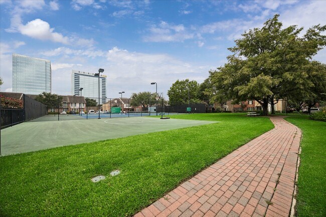 Building Photo - 1617 W Sam Houston Pkwy S