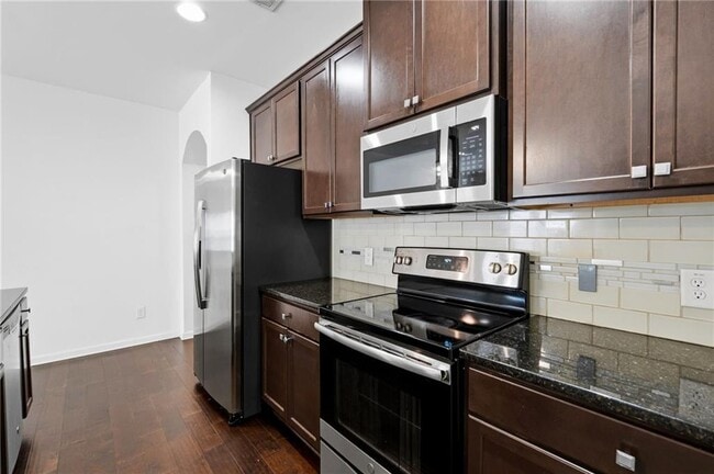 Building Photo - 4987 Longview Walk