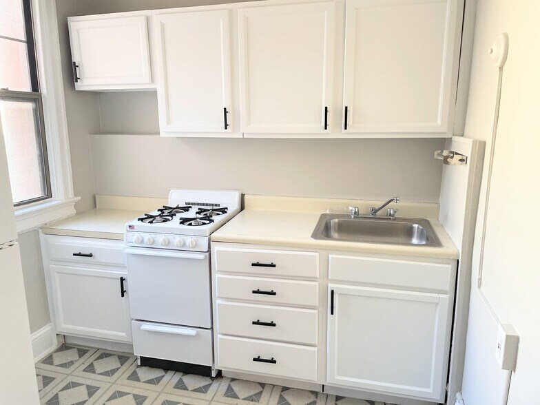 Building Photo - 1715 P St NW