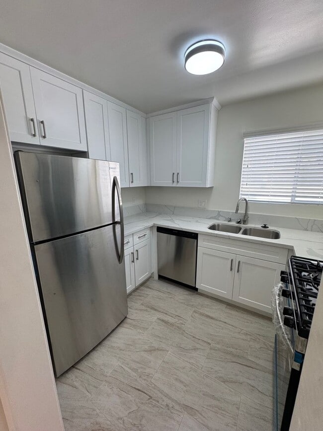 Building Photo - 618 Orlando Ave