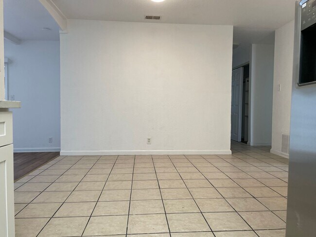 Building Photo - 2858 Gavilan Dr