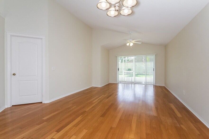 Building Photo - 7623 Clovelly Park Pl