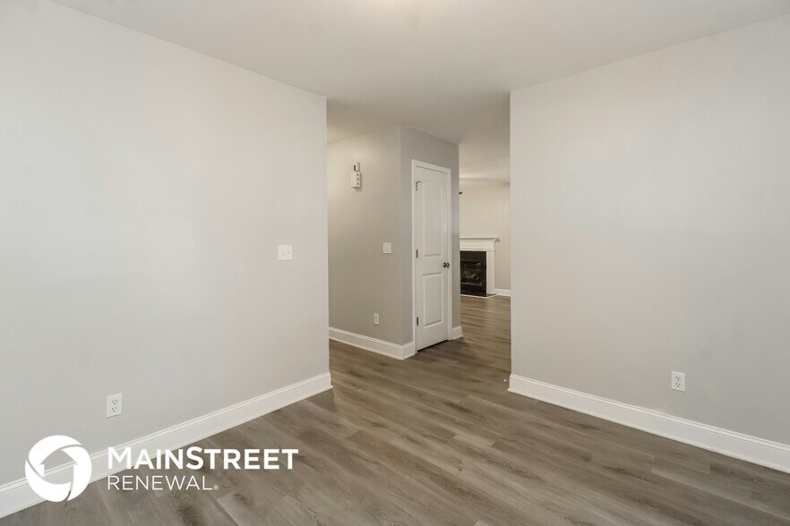 Building Photo - 2831 Camborne St