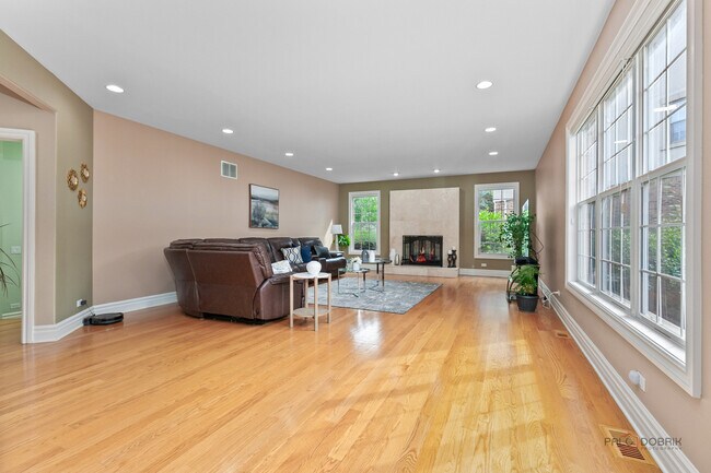 Building Photo - 312 Camargo Ct