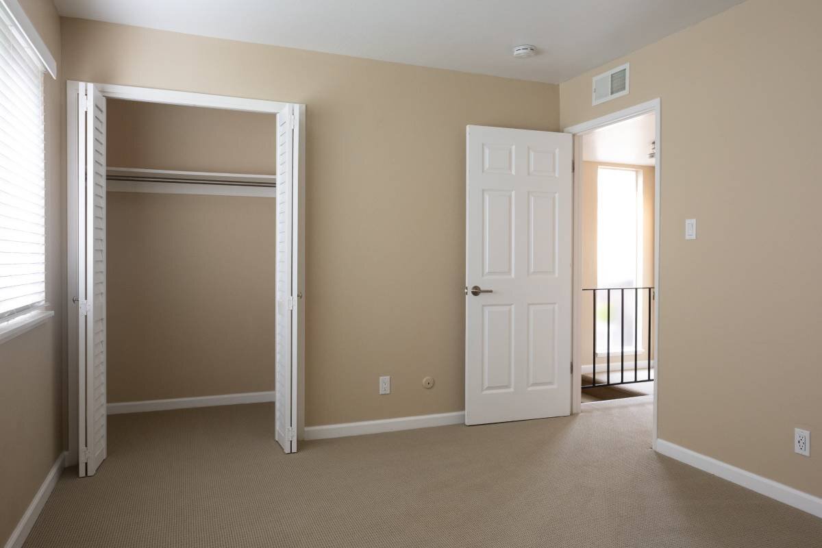 Building Photo - 2525 Sir Francis Drake Blvd
