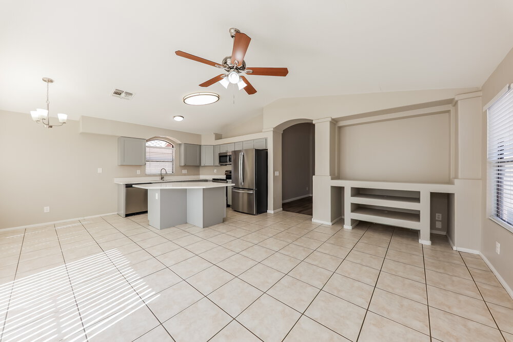 Building Photo - 3233 E Tonopah Dr