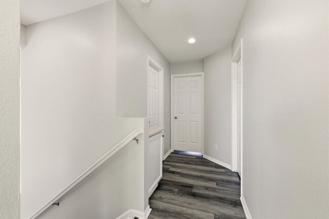 Building Photo - Beautiful Stroh Ranch 4 Bedroom, 2.5 Bath Home, Brand New Kitchen Appliances READY TODAY!