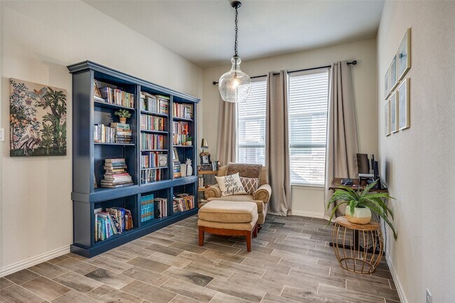 Building Photo - 4533 Hemingway Ave