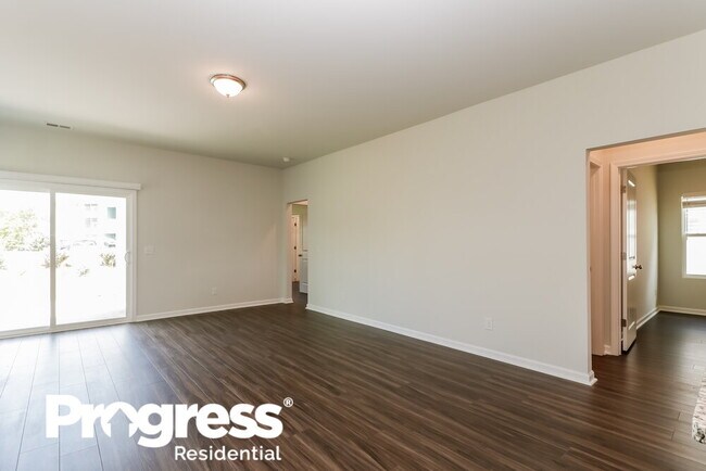 Building Photo - 5 Fifth St