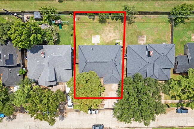 Building Photo - 17523 Hamilwood Dr