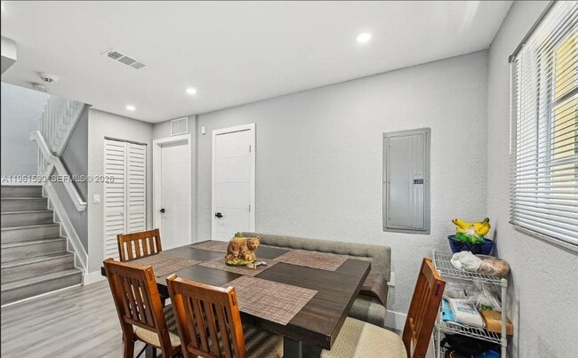 Building Photo - 380 NW 20th St