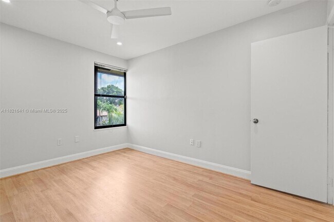 Building Photo - 9148 SW 129th Ln