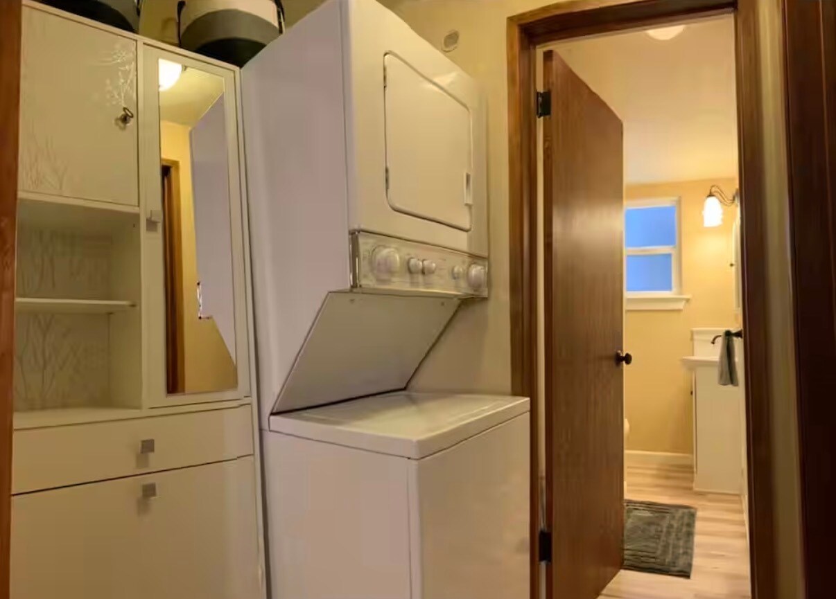 Building Photo - 33191 Maple Ln