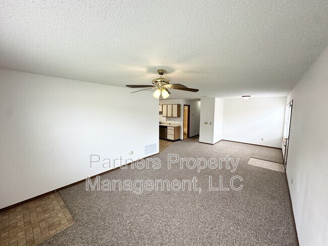 Building Photo - 1661 N Dawn Dr