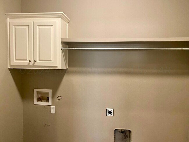 Building Photo - 9608 Sydney Dr