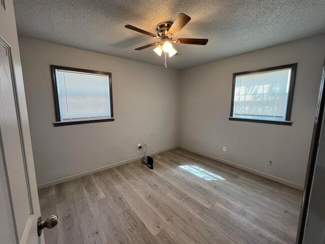 Building Photo - 801 Vanda Ave
